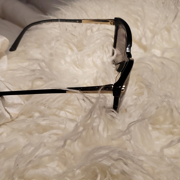 Women's Versace sunglasses - Picture 2 of 4